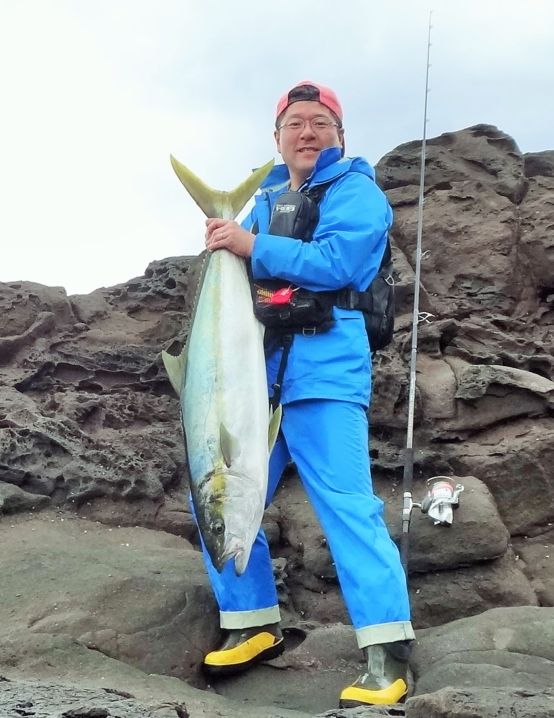 八丈島 今年もヒラマサ来た 地磯からミノーのキャスティングで13 5kg みんなの釣果自慢