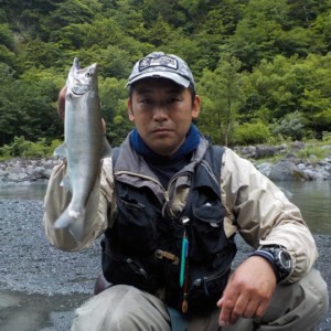 渇水の大井川で３７頭に尺上４本！！